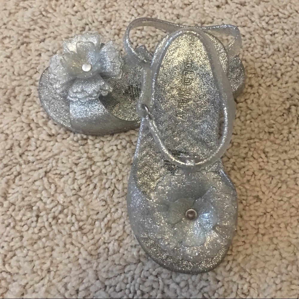 Sliver glitter t-strap sandals